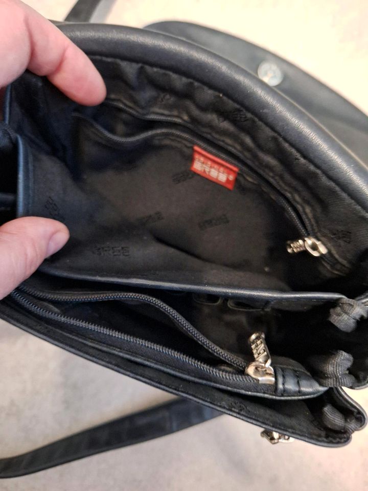 Bree Leder Handtasche in Dormagen