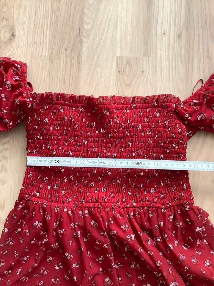 Hollister schulterfreies Kleid rot Größe 170/176 in Dresden