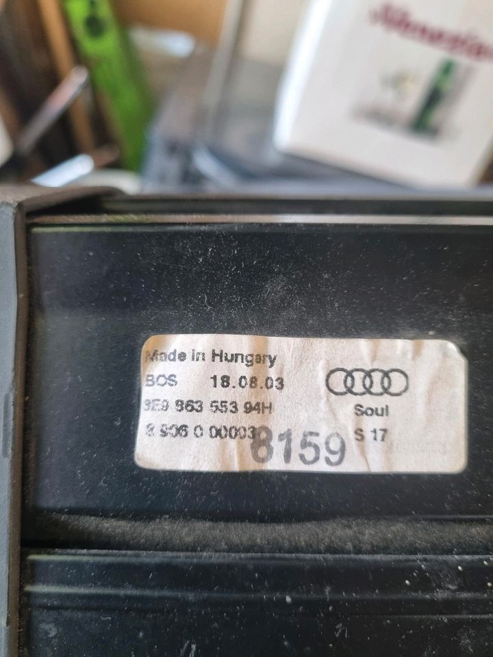 AUDI A4 Avant 8K5, B8 Kofferraum-Abdeckung 8K9863553 2008 2376066 in Köln