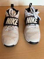 Nike Sneaker, Größe 38,5, Niedersachsen - Lehrte Vorschau