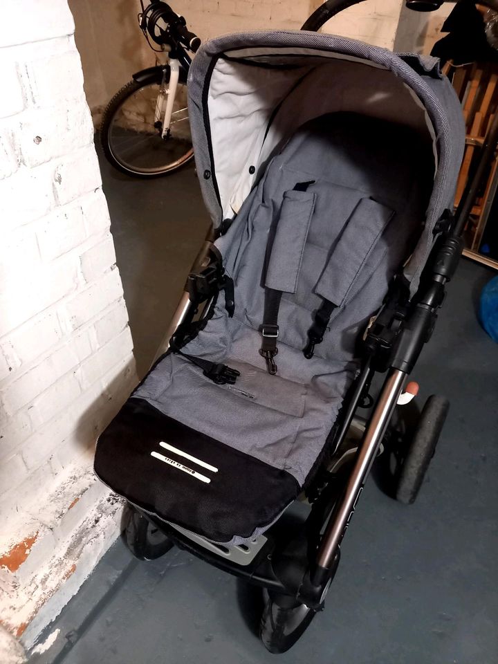 Mutsy 4Rider Kinderwagen Babywanne Spprtzsitz Jeans denim in Hamburg