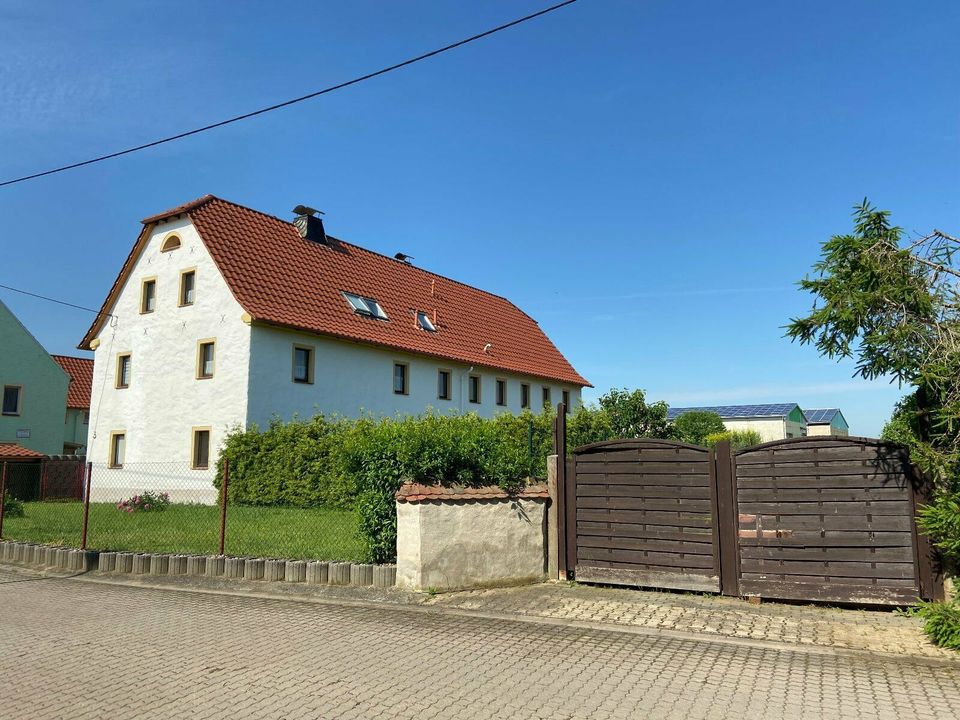 Traumhaftes Grundstück mit großem Wohnhaus (4 WE) und Scheune +++ vielseitige Nutzungsmöglichkeiten! in Liebschützberg