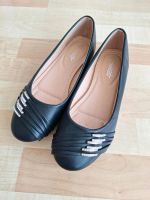 Schwarze Ballerinas mit Steinchen Gr. 40 Queentina *neuwertig* Baden-Württemberg - Walddorfhäslach Vorschau