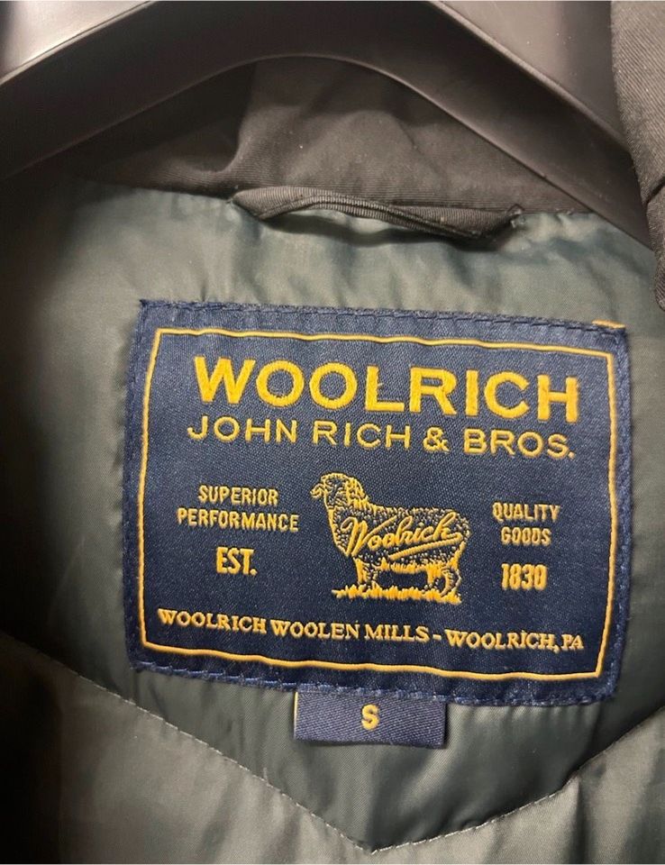 Woolrich Arctic Parka Jacke in Gr. S in Garbsen