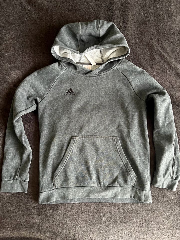 adidas Hoodie Pullover Größe 152 in Troisdorf