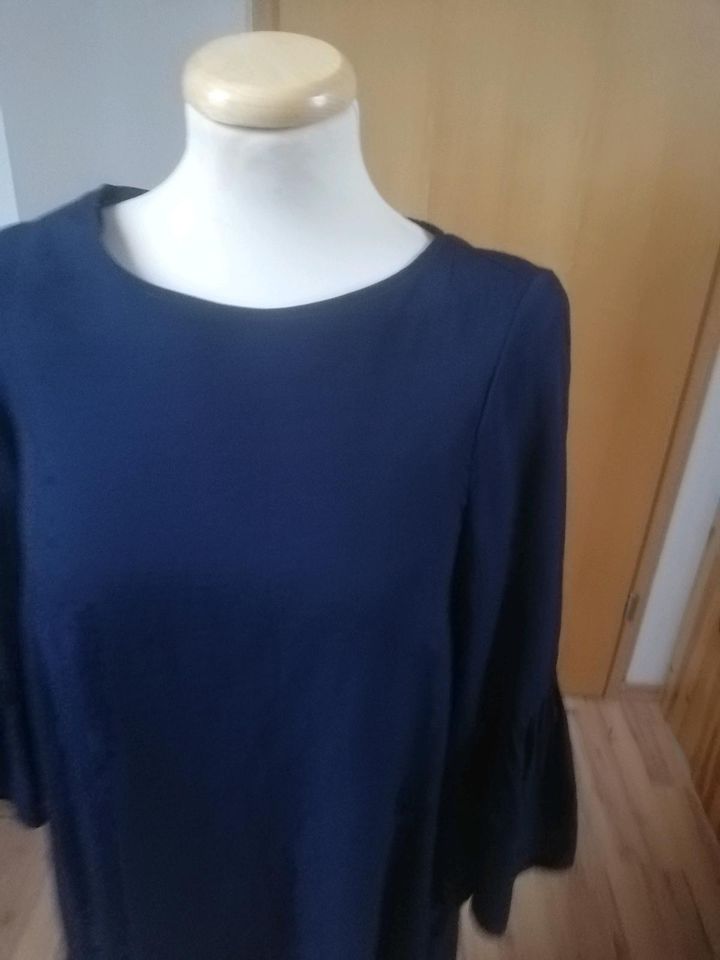 Zara Basic Elegantes Kleid Blau Grösse M wie neu in Unterschleißheim