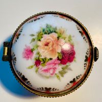 Limoges Porzellan | Pillendose, handbemalt mit floralen Motiven Hessen - Kassel Vorschau