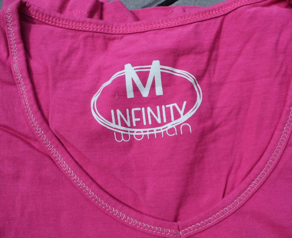 NEUES pinkes Glitzer-Steinchen-T-Shirt Gr. M v. Infinity Woman in Baltmannsweiler