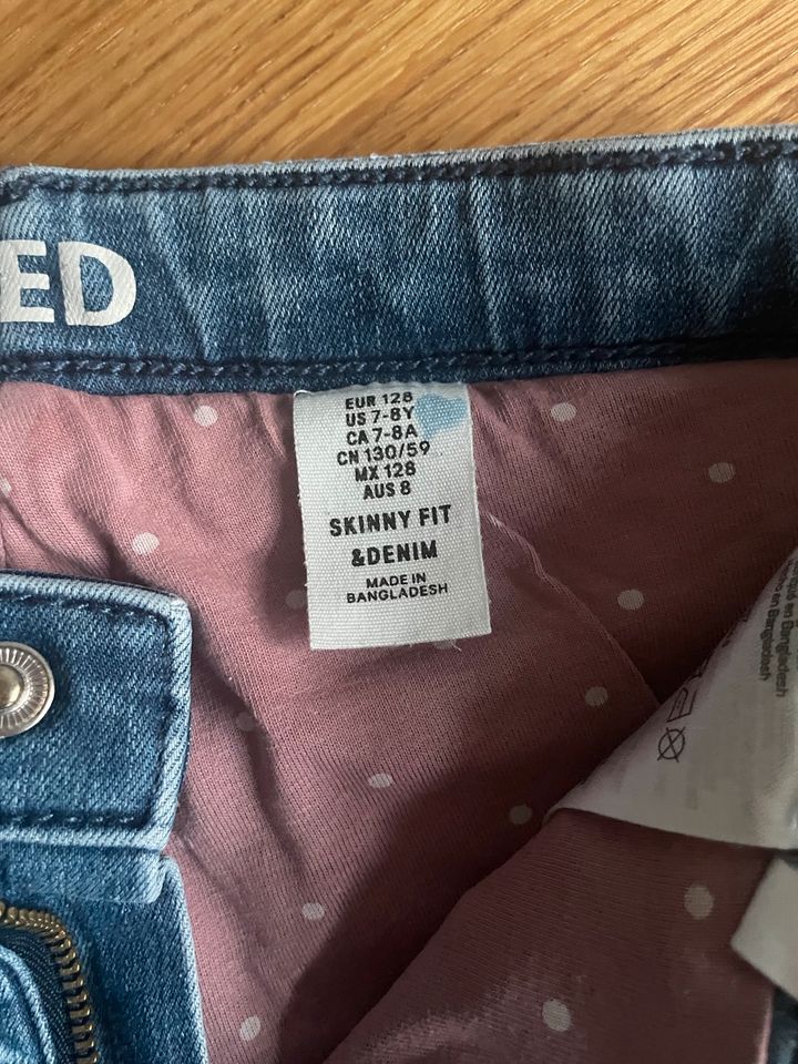 H&M 122 Lined Jeans gefüttert in Berlin