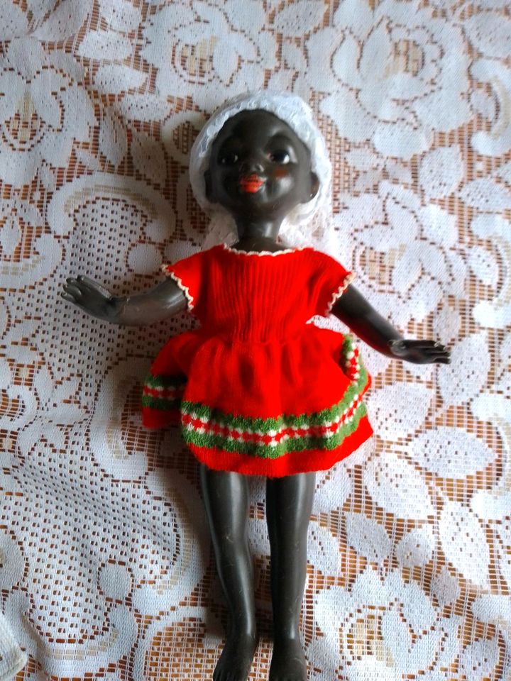 Alte Puppe schwarz süss 31 cm in Königsmoos