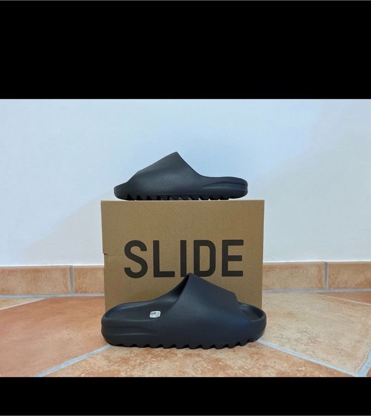 Yeezy Slide Onyx Us 11 Eu 46 in Frankenthal (Pfalz)