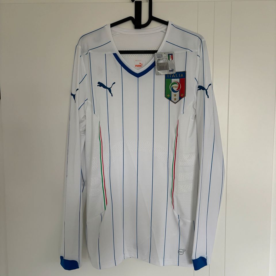 Neu original Italien player issue Trikot Puma Authentic L italia in Wangerland