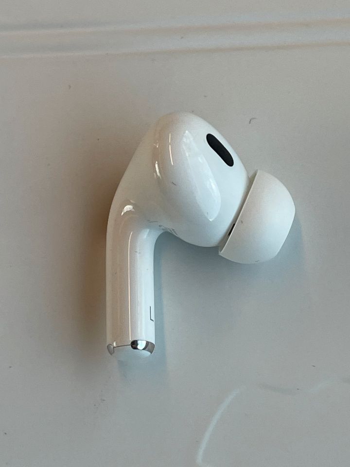 Apple AirPods Pro 2 links in München