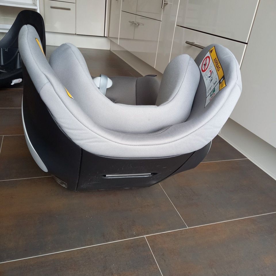 Cybex Sirona M2 inkl. Cybex Base M + Sommerbezug in Achim