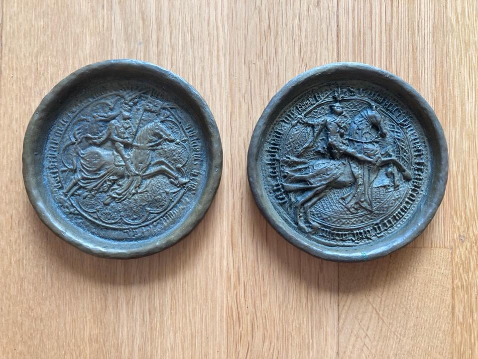 Set 2 Stück Hand-Kunstguss Staatsarchiv histor. Siegel Bayern in Nieder-Olm