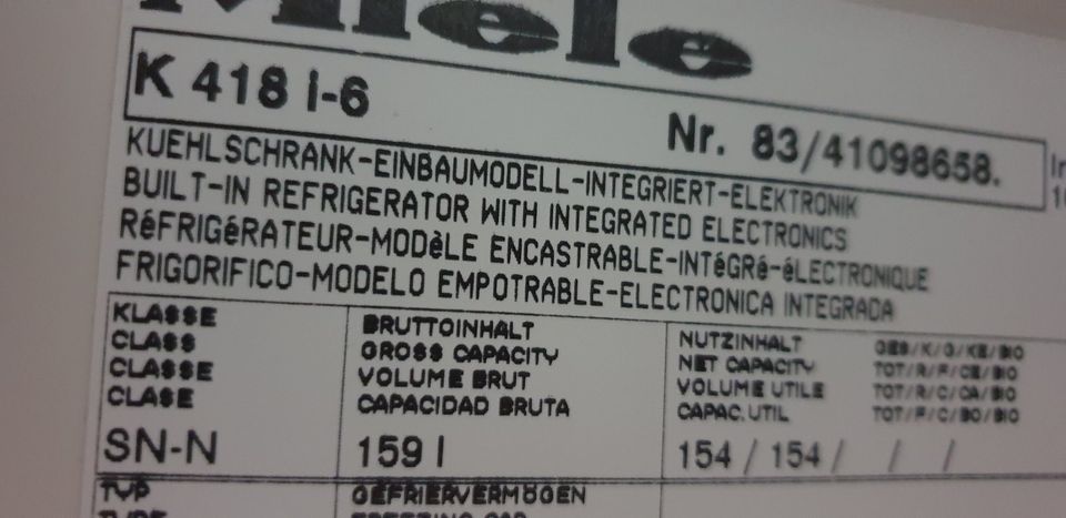 Miele Electronic K418 I-6 Einbaukühlschrank gebraucht in Köln