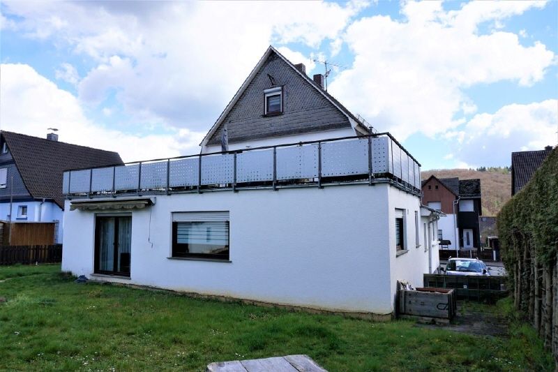 Ein Haus, zwei Wohnungen in Gladenbach