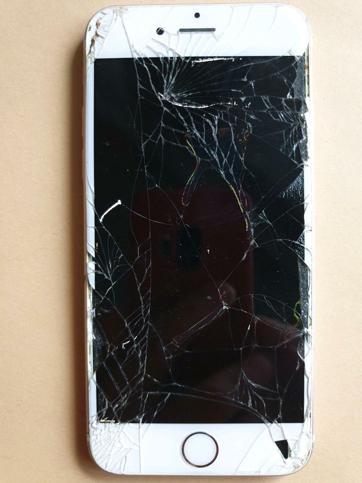 Iphone 6s defekt in Reutlingen