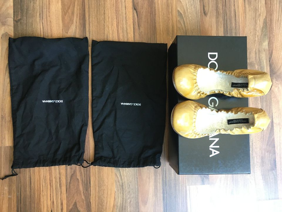 Ballerinas Dolce & Gabbana Gr. 36,5 glänzendes Leder in Norderstedt