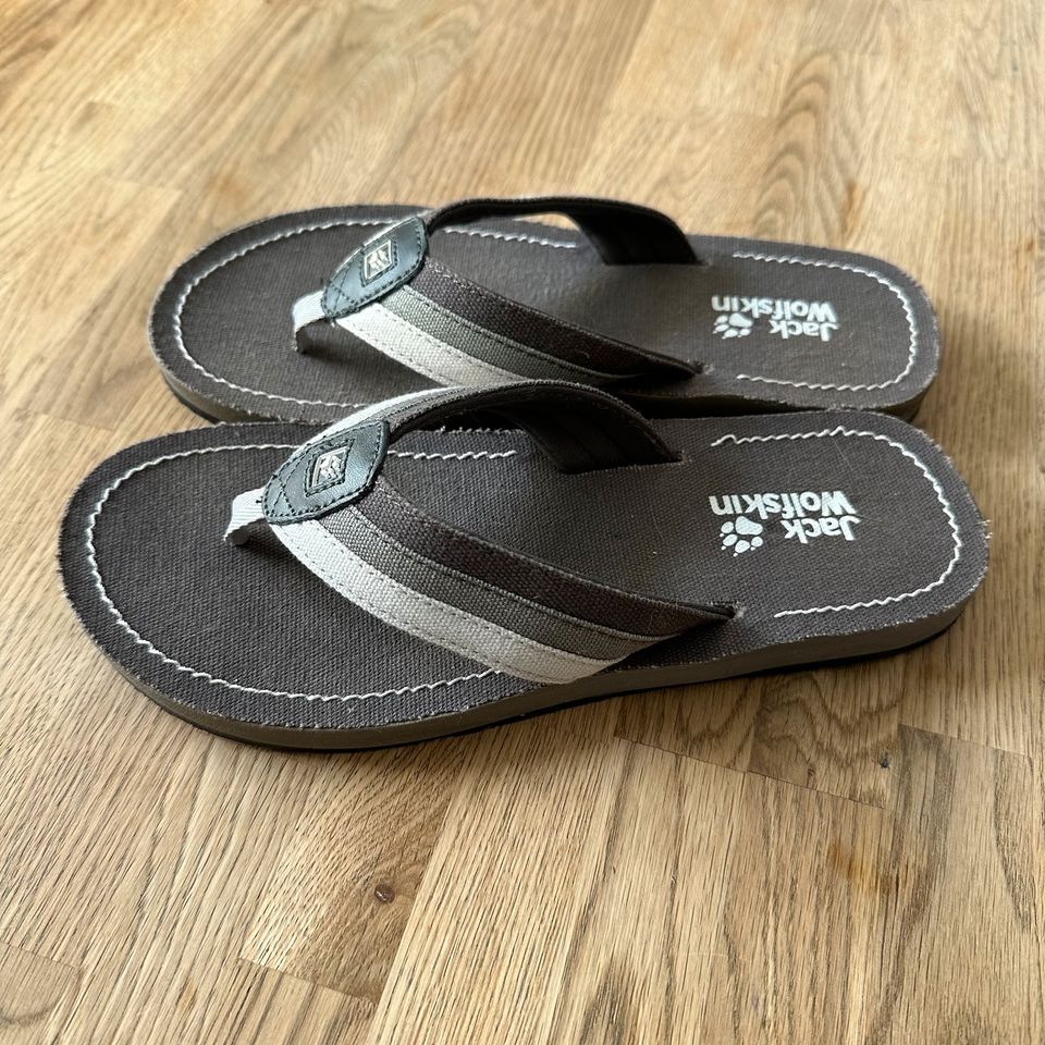 Jack Wolfskin Flip Flops / Zehentrenner Gr. 39,5 in Neuenstein