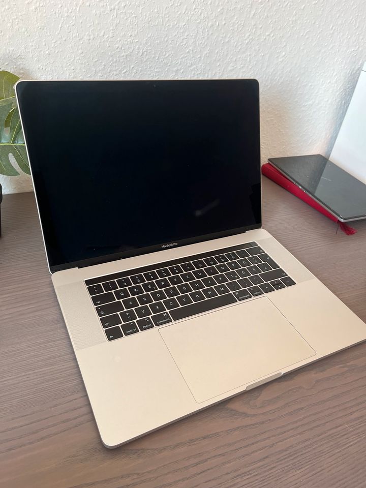 MacBook Pro 15, 2018 in Vreden