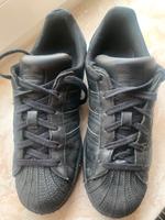 Adidas Superstar schwarz Gr. 38,5 ( fällt kleiner aus ) Nordrhein-Westfalen - Gelsenkirchen Vorschau