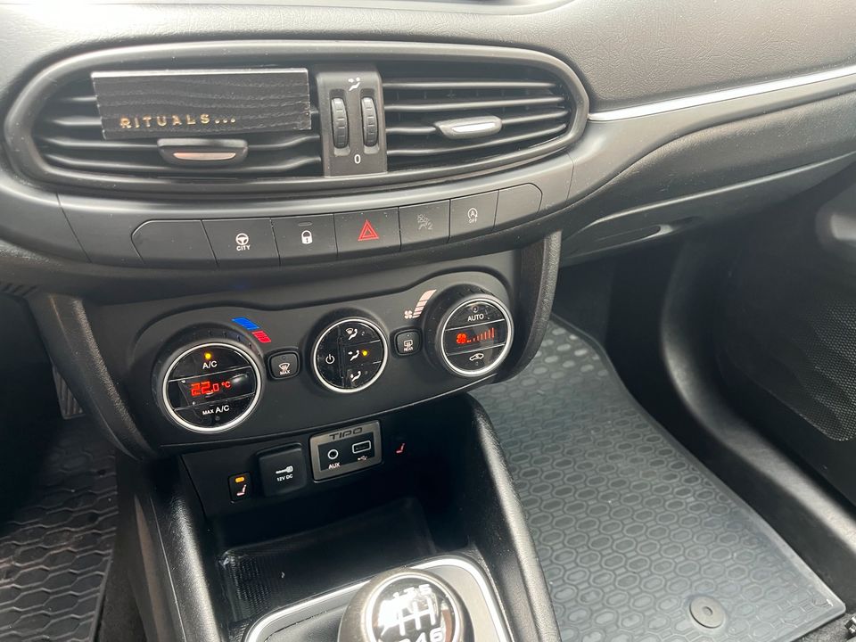 Fiat Tipo 1.4 Jet Lounge SITZHEIZUNG BLUETOOTH TEMPOMAT in Pirna