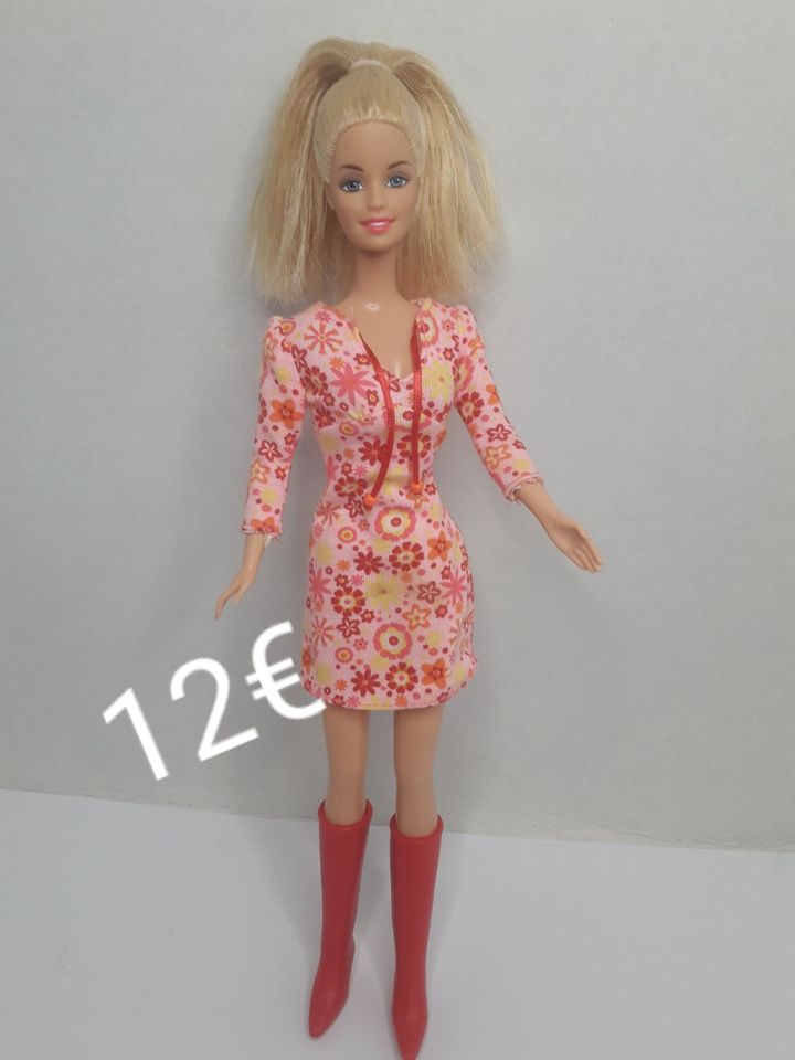 Barbie Puppen 80er 90er Jahre Zubehör Kleidung Schuhe Vintage in Korbach