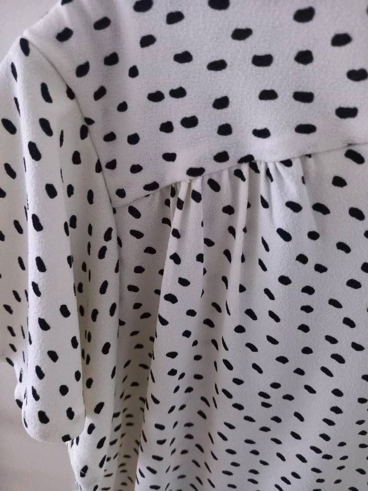 Bluse H&M boho Raffung Größe L schwarz weiß gepunktet Neu in Düsseldorf