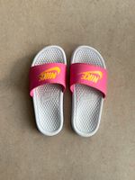 *TOP* Nike Victori One Gr. 36,5 Weiß Pink Rosa Slides Hessen - Wiesbaden Vorschau