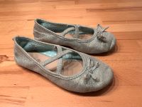 Young Spirit London Ballerina Schuhe Gr. 32 Türkis Glitzer Hessen - Großenlüder Vorschau