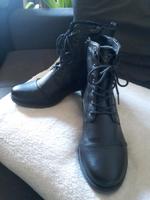 Mustang Damen Stiefeletten Neuwertig Schwarz Größe 39 Nordrhein-Westfalen - Dormagen Vorschau