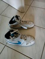 Nike Jungen Herren Turnschuhe Schuhe Größe 39 Hessen - Florstadt Vorschau