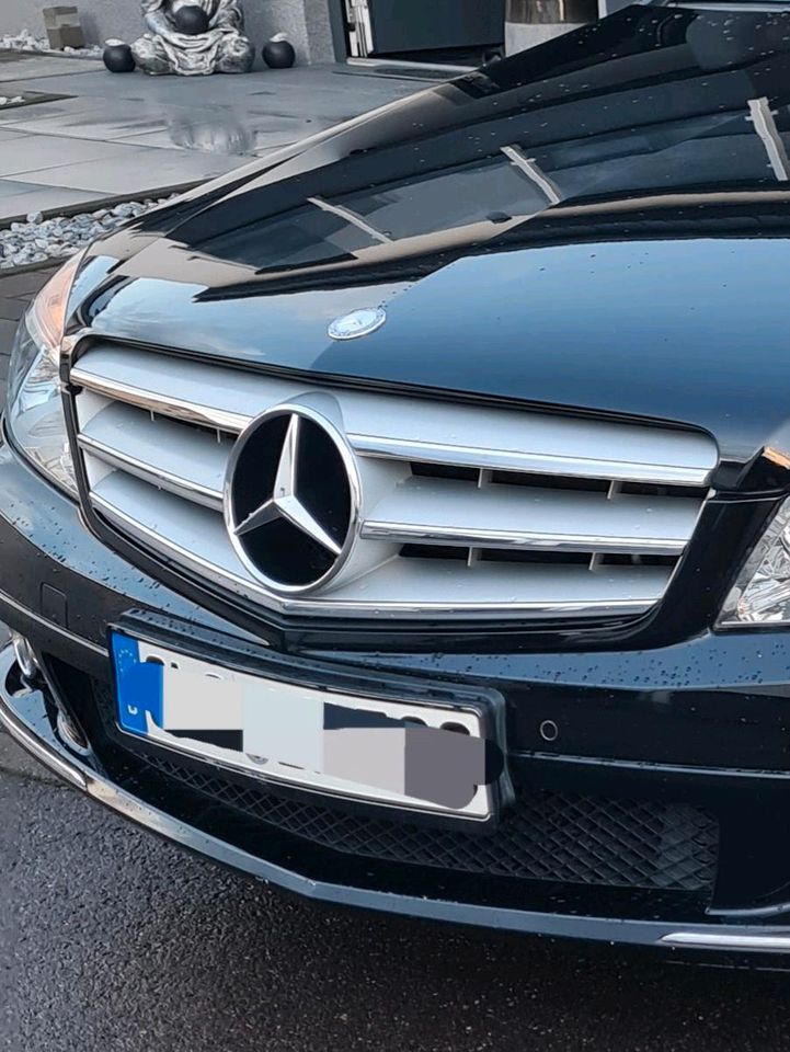 Mercedes-Benz C Klasse 180 Kompressor Rentner Auto Navi/Klima/PTS in Lebach