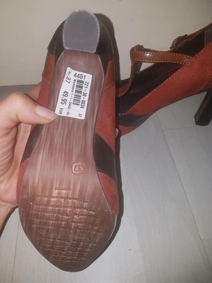 Tamaris Wildleder Schuhe Pumps braun gr 37 Neu in Hannover