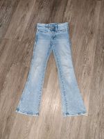 H&M Mädchen Bootcut Low Jeans Größe 146 NEUWERTIG Schlaghose Nordrhein-Westfalen - Hürth Vorschau
