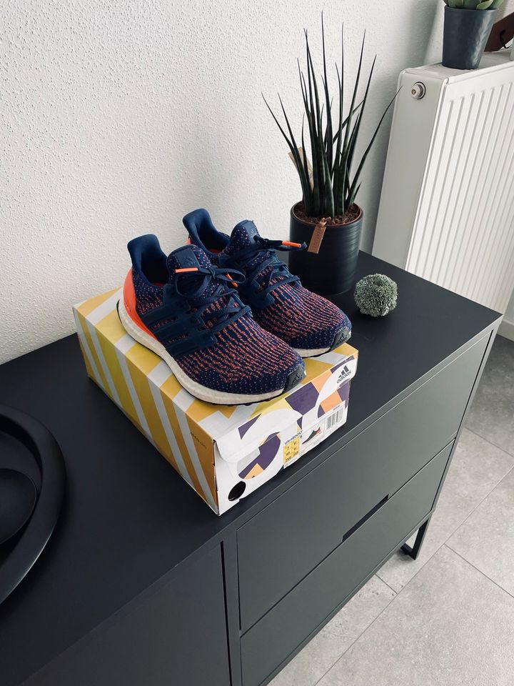 Adidas Ultra Boost 40 Sneaker Schuhe Laufschuhe US7 blau orange in Aichach