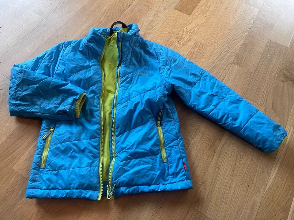 Leichte Vaude Jacke Gr. 122/128 blau grün in Wetzlar