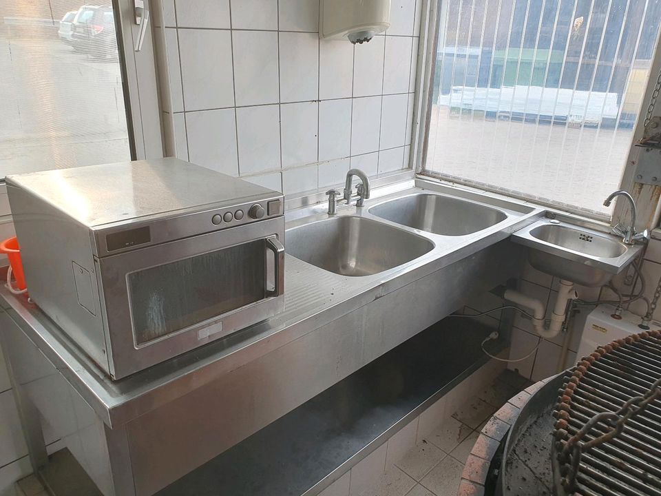 Grillhütten Inventar zu verkaufen - Gasherd - Friteuse - Mikrowel in Ahorn b. Coburg