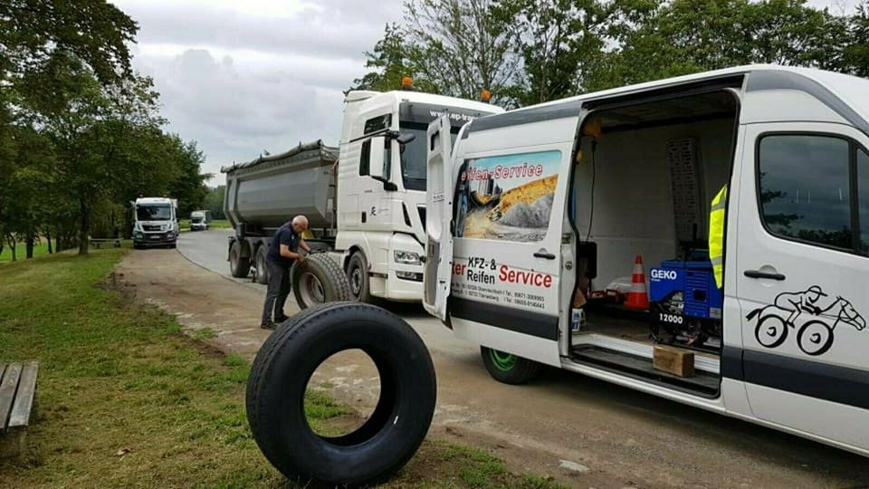 205/65 R17,5 Lkw Reifen Tieflader TR Pannendienst Mobil 24/7h in Oberviechtach