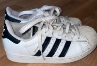 Superstars Adidas sneaker Gr. 31 Nordrhein-Westfalen - Lage Vorschau