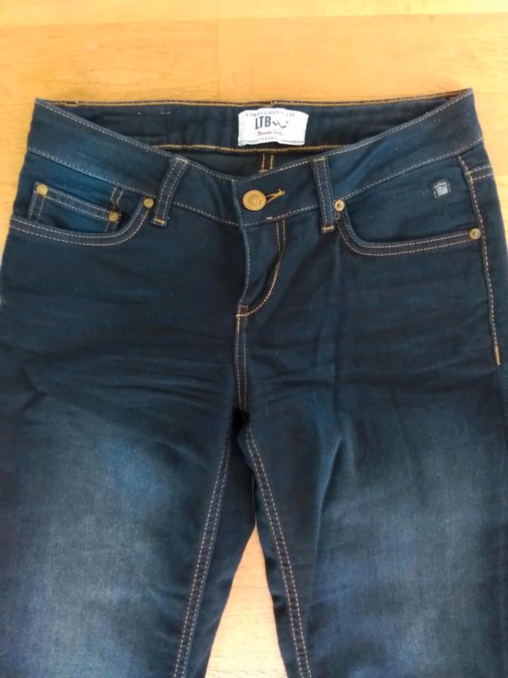 LTB JEANS ASPEN Mid Rise Slim W 28 L 36 verwaschenes Dunkel-Blau in Darmstadt