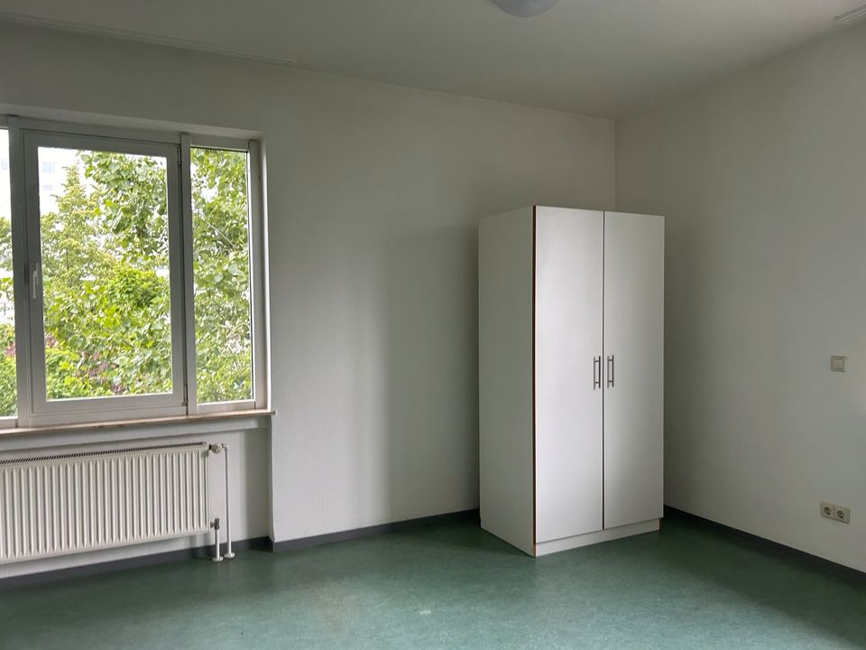 Studentenwohnheim 1 Zimmer - 2er WG (nur Mädels) in Frankfurt am Main
