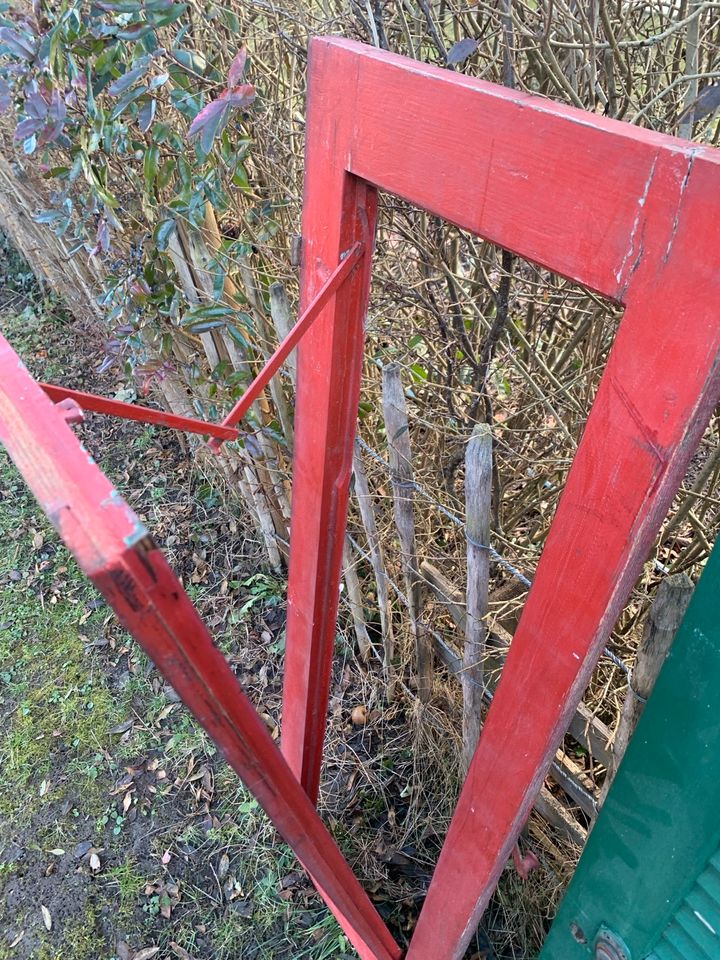 Fensterladen Klappladen grün rot Lamellen Garten deko shabby in Dentlein am Forst