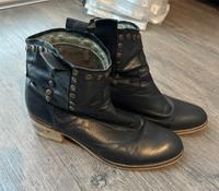 Boots Apple of Eden Echtleder mit Nieten Größe 41 Baden-Württemberg - Schnürpflingen Vorschau