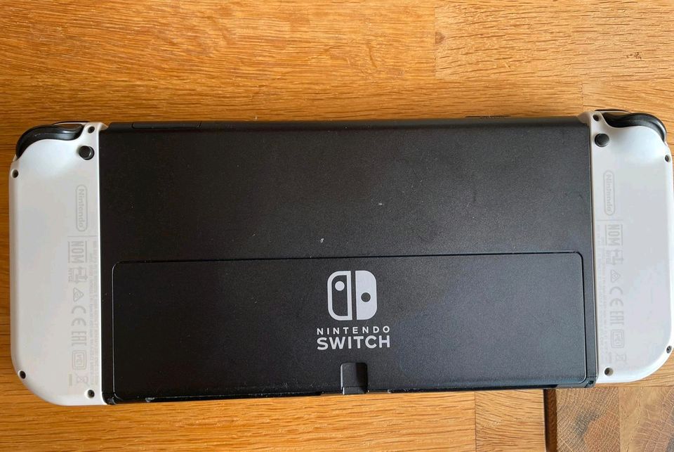 Nintendo Switch Oled in Schwalmstadt