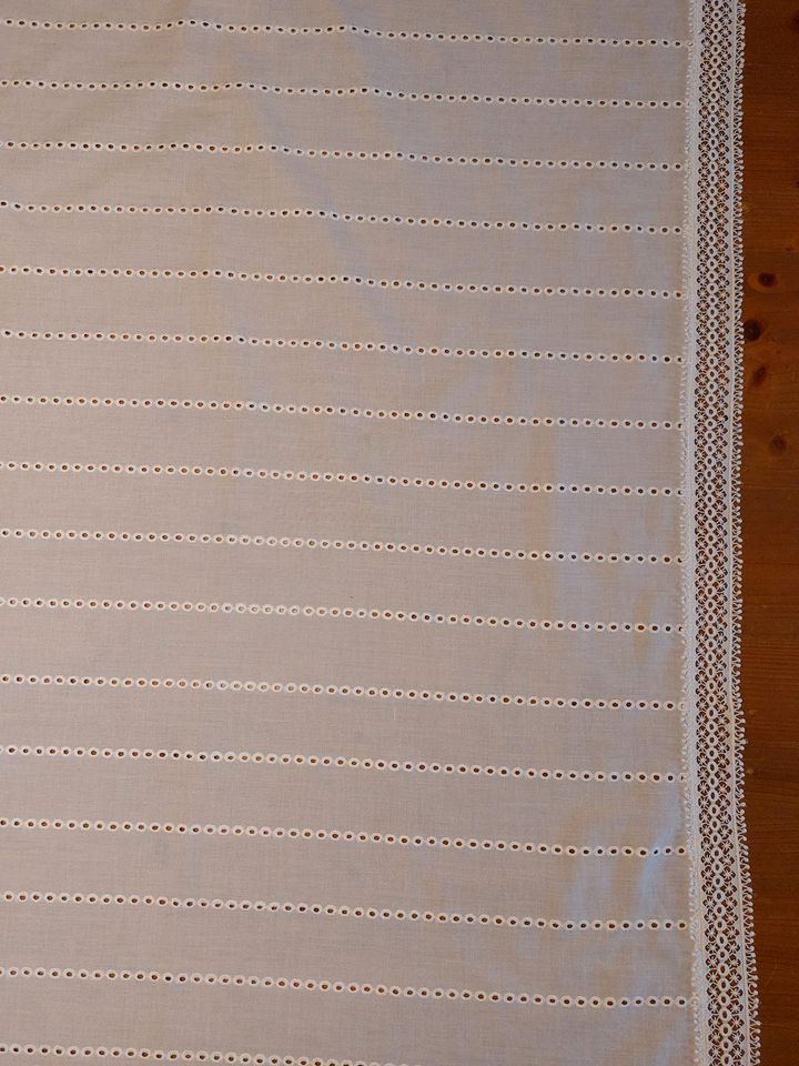 Vintage Spitzentischdecke, Tischdecke, Weißwäsche, 143 x 138 cm in Mehring