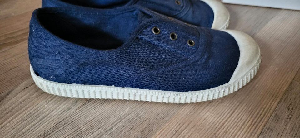 Slipper Sneaker Bootsschuhe KMINS Gr. 33 marine dunkelblau in Adorf-Vogtland