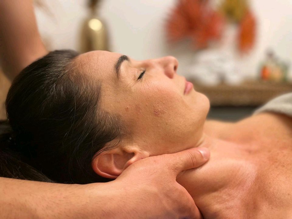 Massage mit Aromaöl für 1€ ANGEBOT in Köln