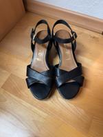 Leder Sandalen mit Blockabsatz von Tamaris schwarz Gr. 40 Bayern - Hirschaid Vorschau